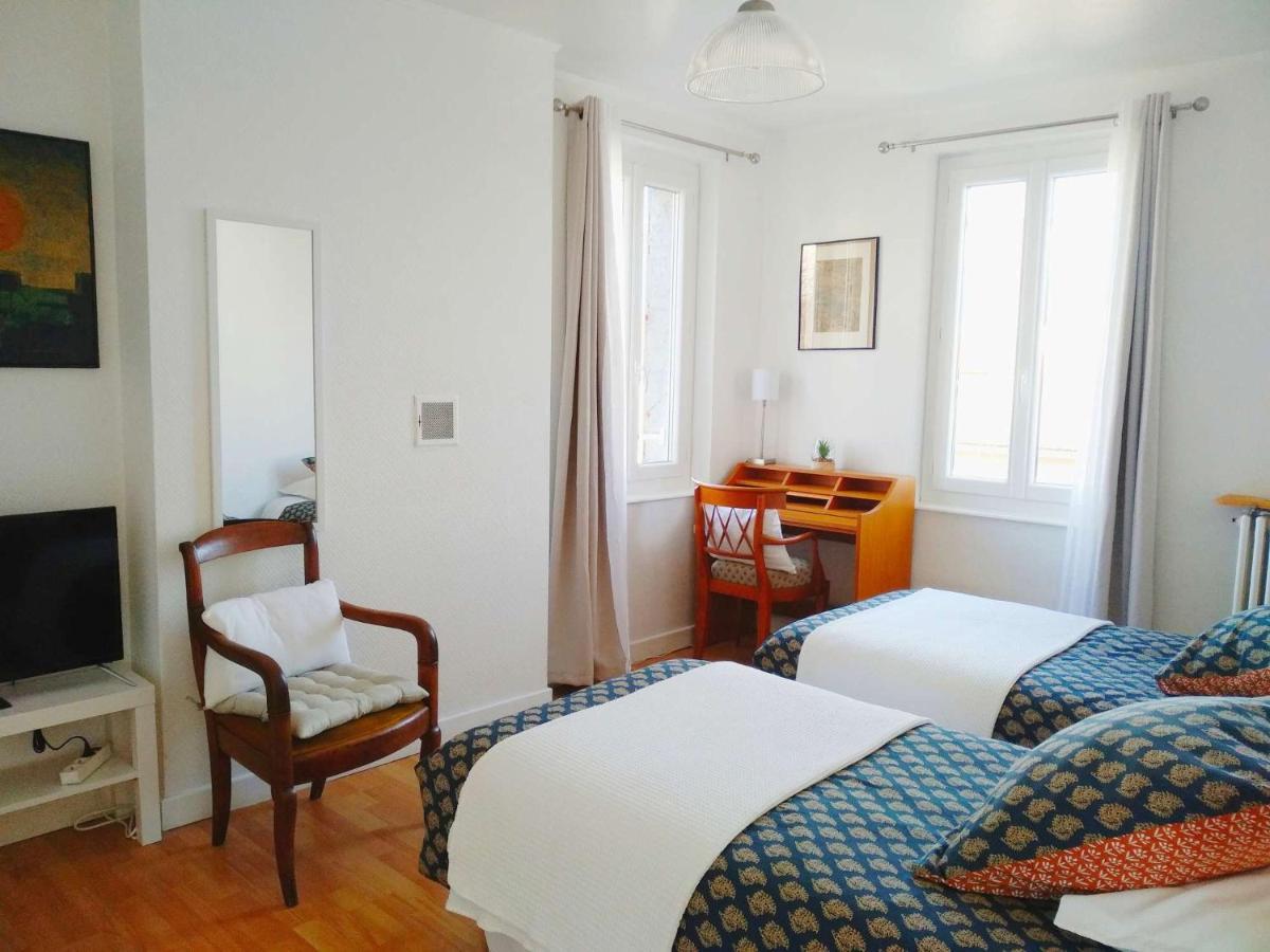 La Maison De Thuy - Gite En Auvergne Gimeaux Εξωτερικό φωτογραφία